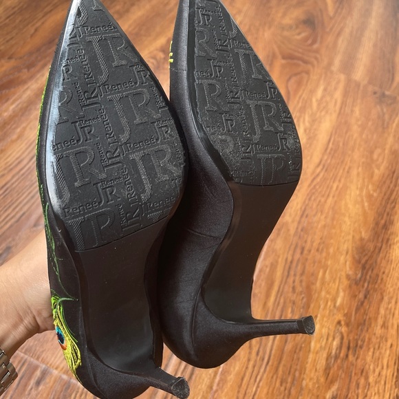 Black high heels size 6M (EU 35.5) J.Reneé with embroidery - Picture 5 of 6